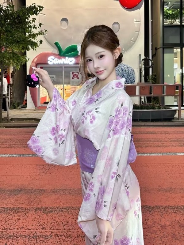 Traditional Japanese Kimono St - огляд і ціна Photography Young