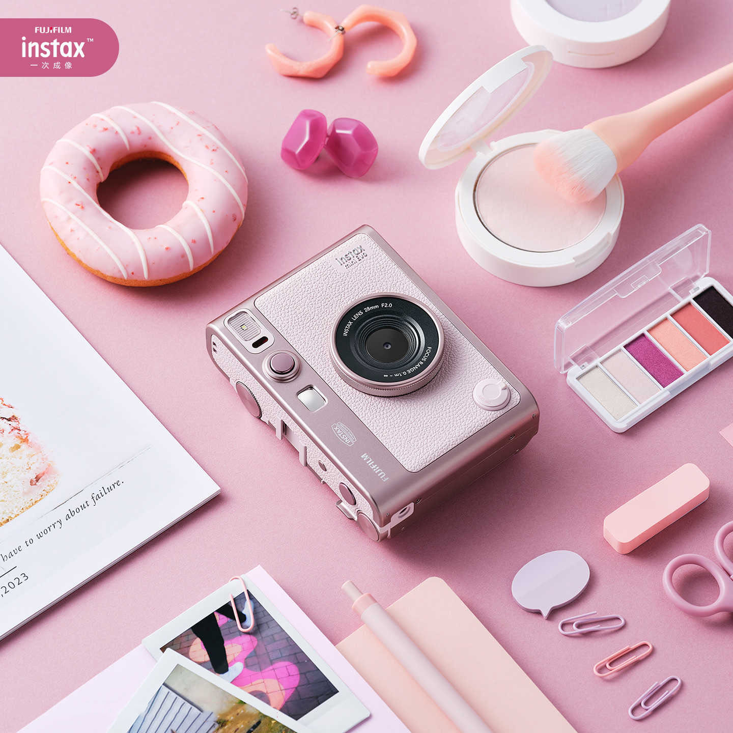 Fujifilm Mini EVO Camera Young - огляд і ціна Photography Young